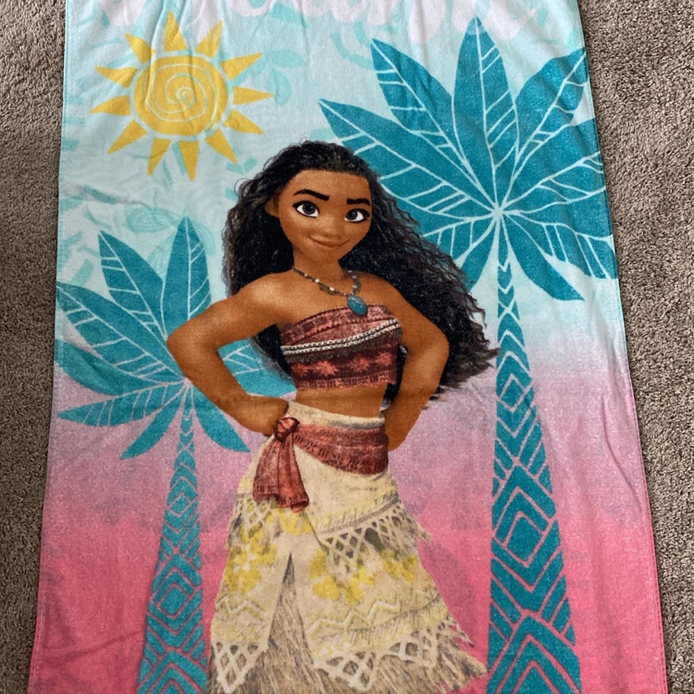 Disney Moana Beach Towel - Picture 3 of 5